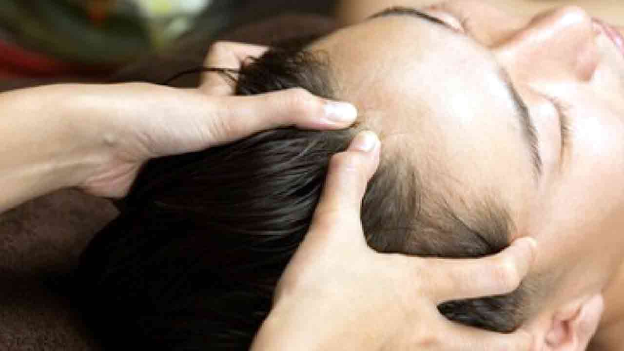 Hair Health Tips: మీ నూనెలో ఇది కలిపి జుట్టుకు రాస్తే.. ఎన్ని ప్రయోజనాలు ఉంటాయో తెలుసా..