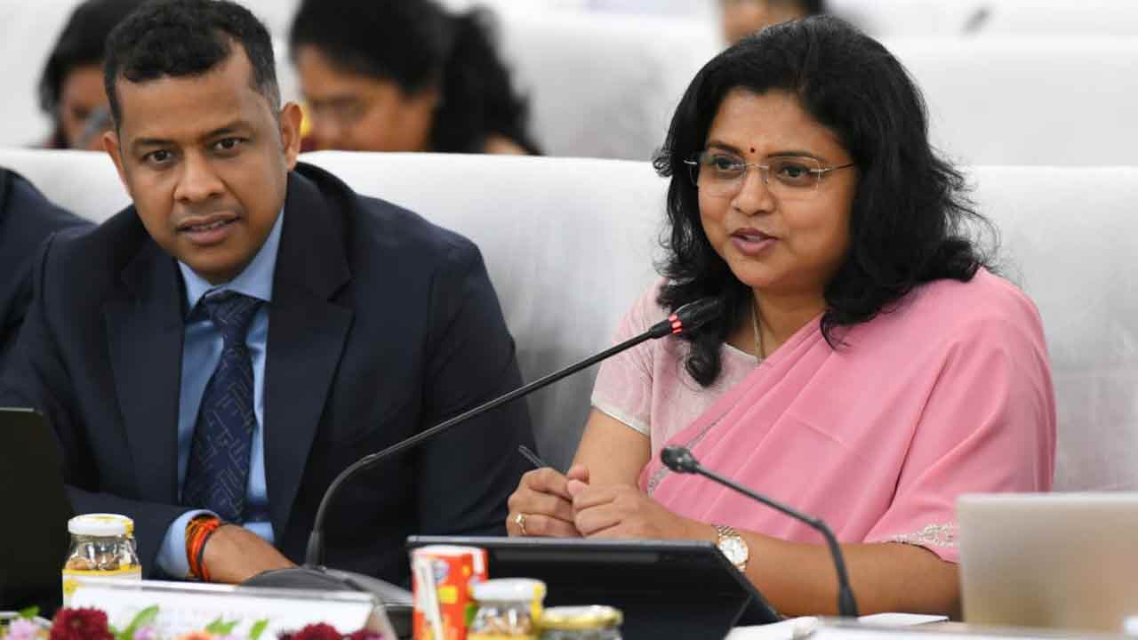 సీఎం చంద్రబాబు అధ్యక్షతన రెండో రోజు జిల్లా కలెక్టర్ల సదస్సు