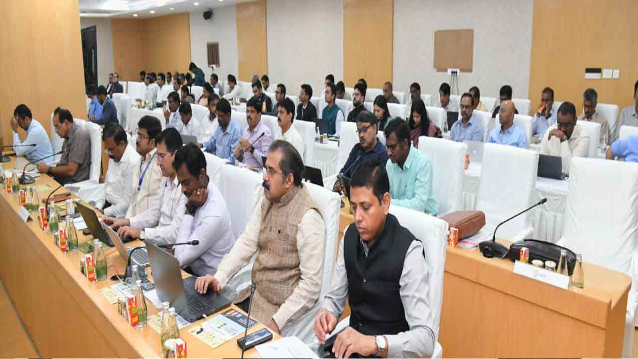 సీఎం చంద్రబాబు అధ్యక్షతన రెండో రోజు జిల్లా కలెక్టర్ల సదస్సు