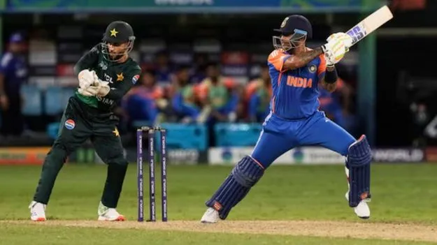 Ind vs Pak handshake Snub: పాక్ క్రీడాకారులతో మాట కలపని భారత ప్లేయర్లు.. సైలెంట్ బాయ్‌కాట్