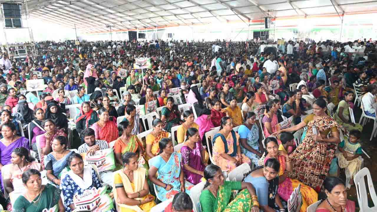 CM Revanth Reddy inaugurates Indiramma Houses: ఇందిరమ్మ ఇళ్ల పథకాన్ని ప్రారంభించిన సీఎం రేవంత్‌రెడ్డి 