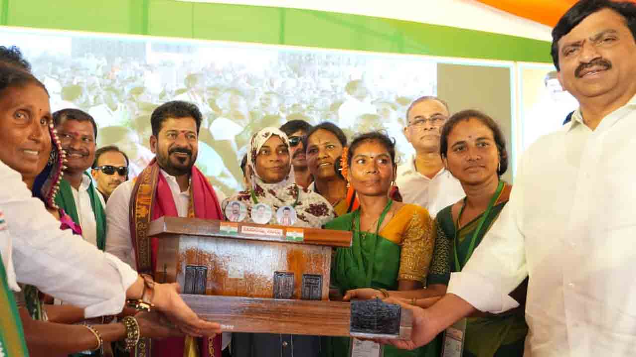 CM Revanth Reddy inaugurates Indiramma Houses: ఇందిరమ్మ ఇళ్ల పథకాన్ని ప్రారంభించిన సీఎం రేవంత్‌రెడ్డి 