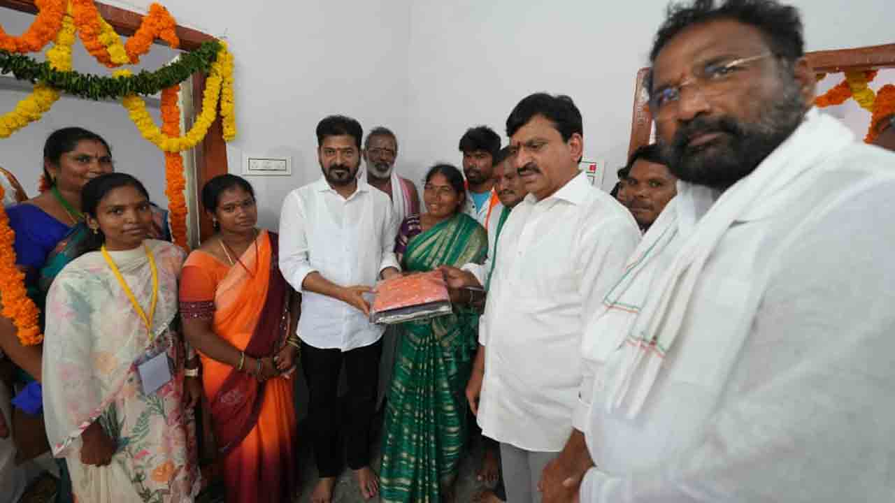 CM Revanth Reddy inaugurates Indiramma Houses: ఇందిరమ్మ ఇళ్ల పథకాన్ని ప్రారంభించిన సీఎం రేవంత్‌రెడ్డి 