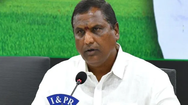 Minister Adluri: విద్యారంగానికి సర్కార్‌ ప్రాధాన్యం