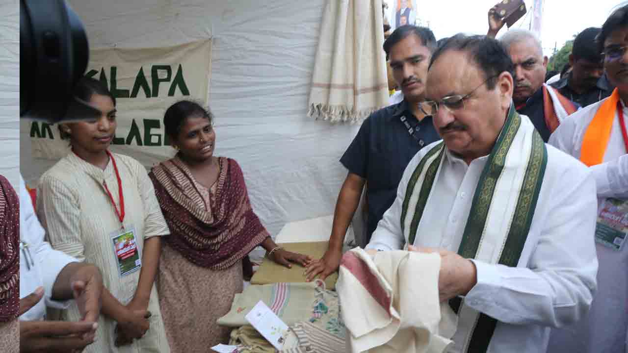 JP Nadda: విశాఖపట్నంలో సారథ్యం  సభ.. హాజరైన జేపీ నడ్డా