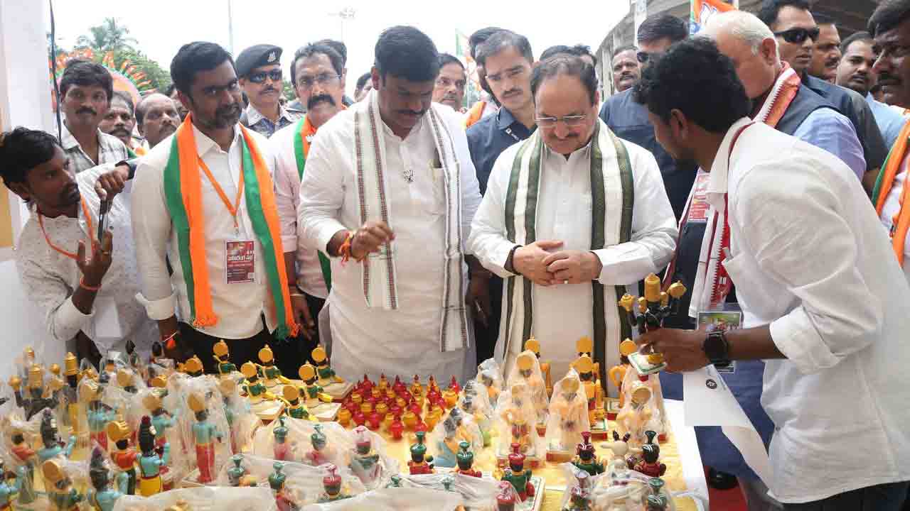 JP Nadda: విశాఖపట్నంలో సారథ్యం  సభ.. హాజరైన జేపీ నడ్డా