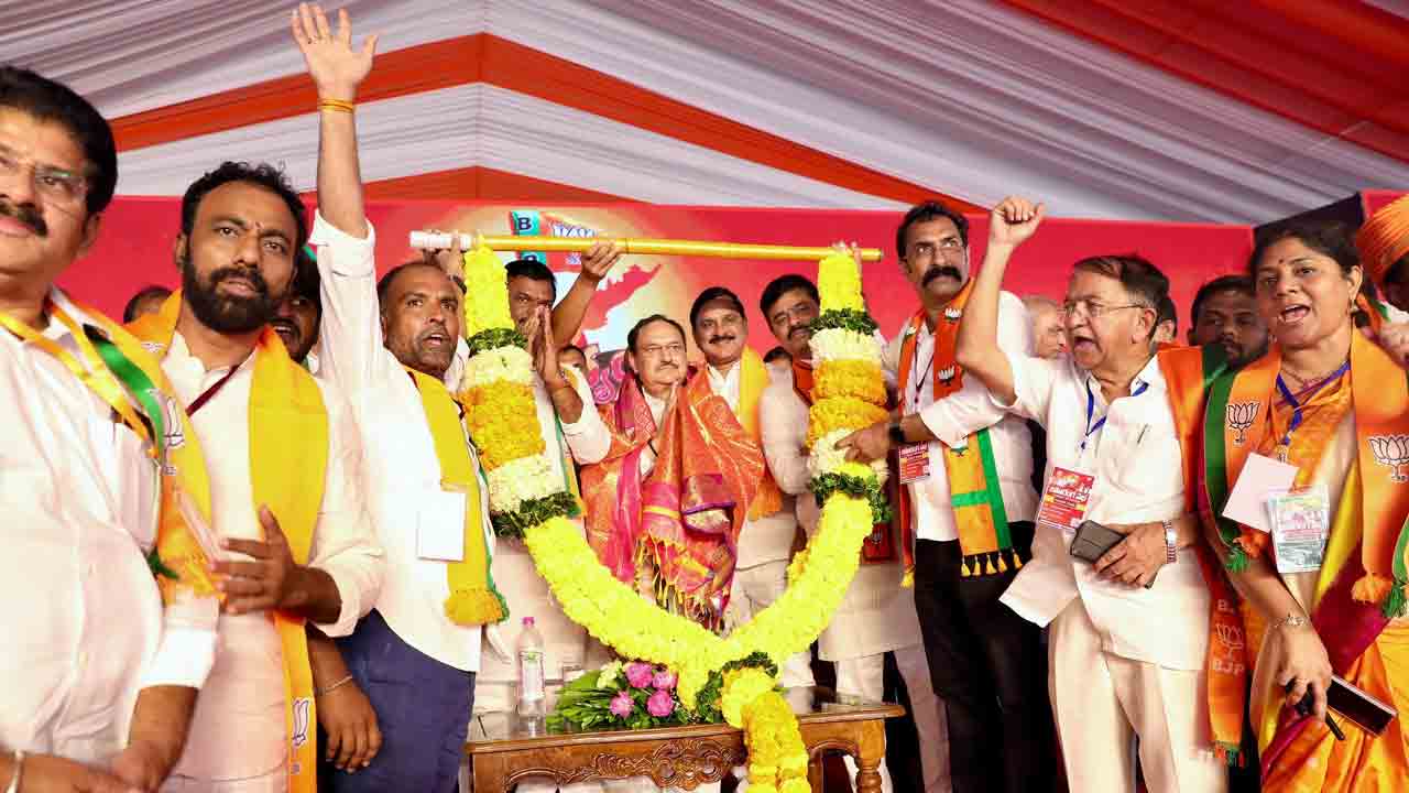 JP Nadda: విశాఖపట్నంలో సారథ్యం  సభ.. హాజరైన జేపీ నడ్డా