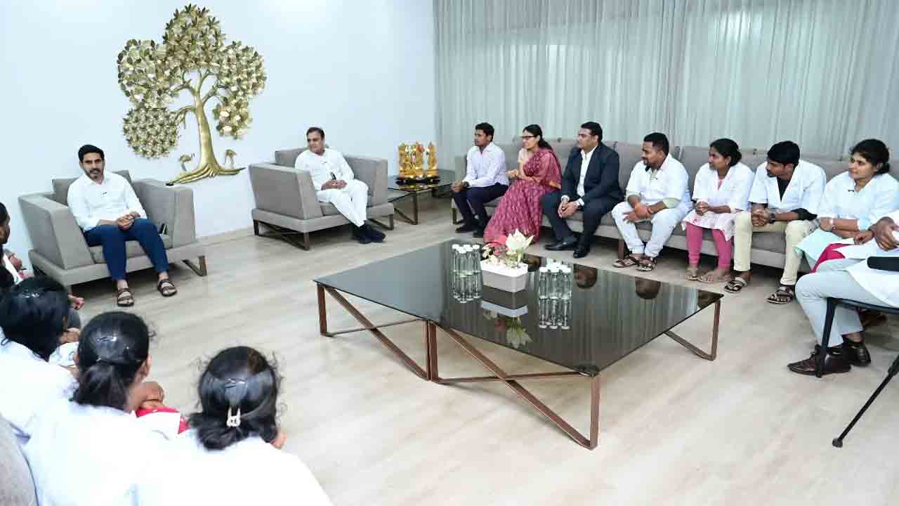 Minister Nara Lokesh: మంత్రి నారా లోకేష్‌ను కలిసిన నర్సింగ్, హెల్త్ కేర్ ప్రొఫెషనల్స్‌