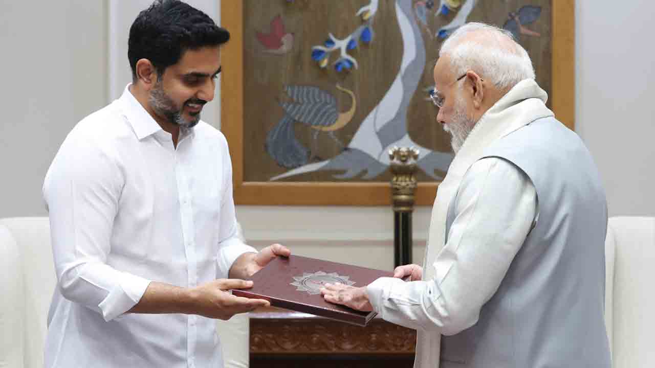 ప్రధాని మోదీతో మంత్రి నారా లోకేష్ భేటీ
