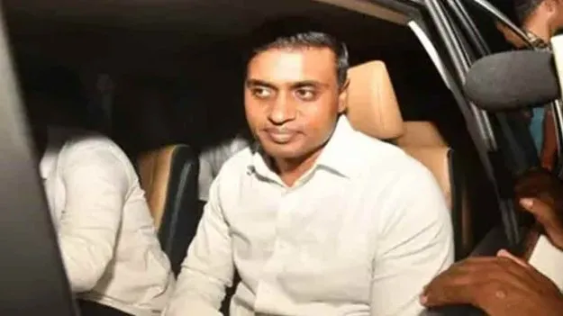 AP Liquor Scam: మిథున్ రెడ్డిని కస్టడీకి అప్పగించాలంటూ కోర్టులో సిట్ పిటిషన్