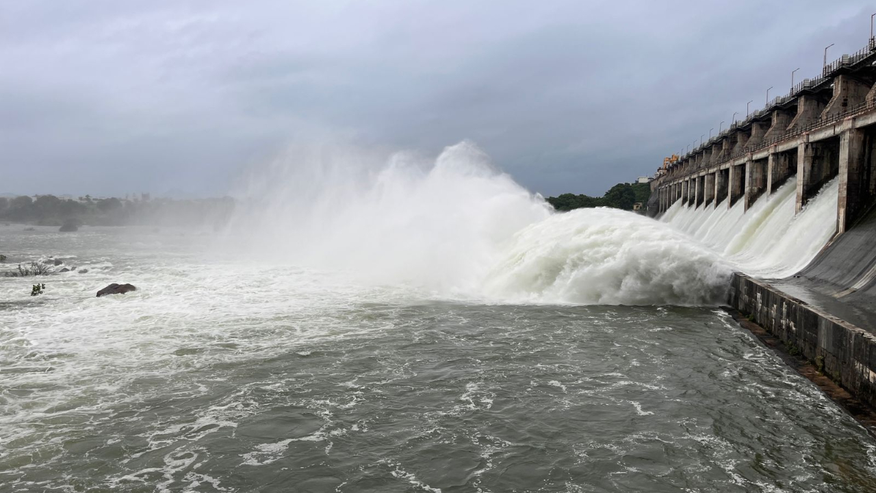 Musi River Flood Alert : మూసి పరివాహక ప్రాంతాల్లో రెడ్ అలెర్ట్
