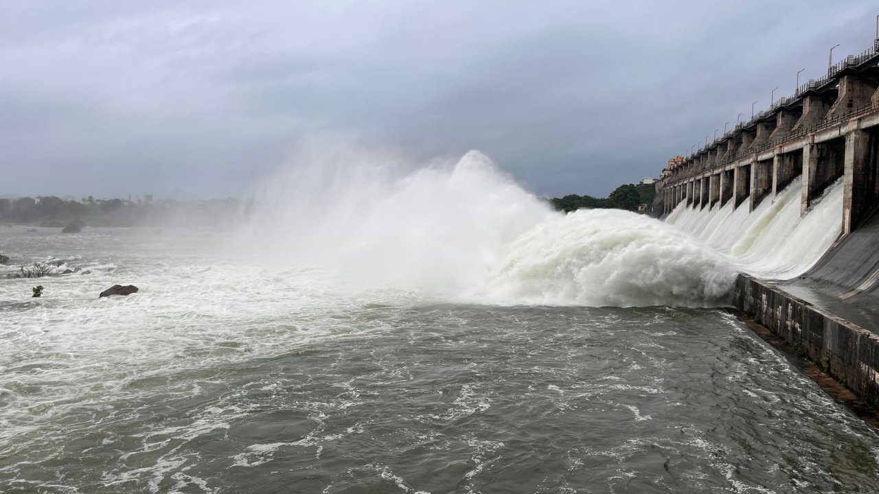 Musi River Flood Alert : మూసి పరివాహక ప్రాంతాల్లో రెడ్ అలెర్ట్