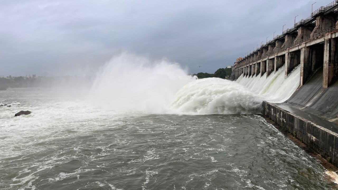 Musi River Flood Alert : మూసి పరివాహక ప్రాంతాల్లో రెడ్ అలెర్ట్