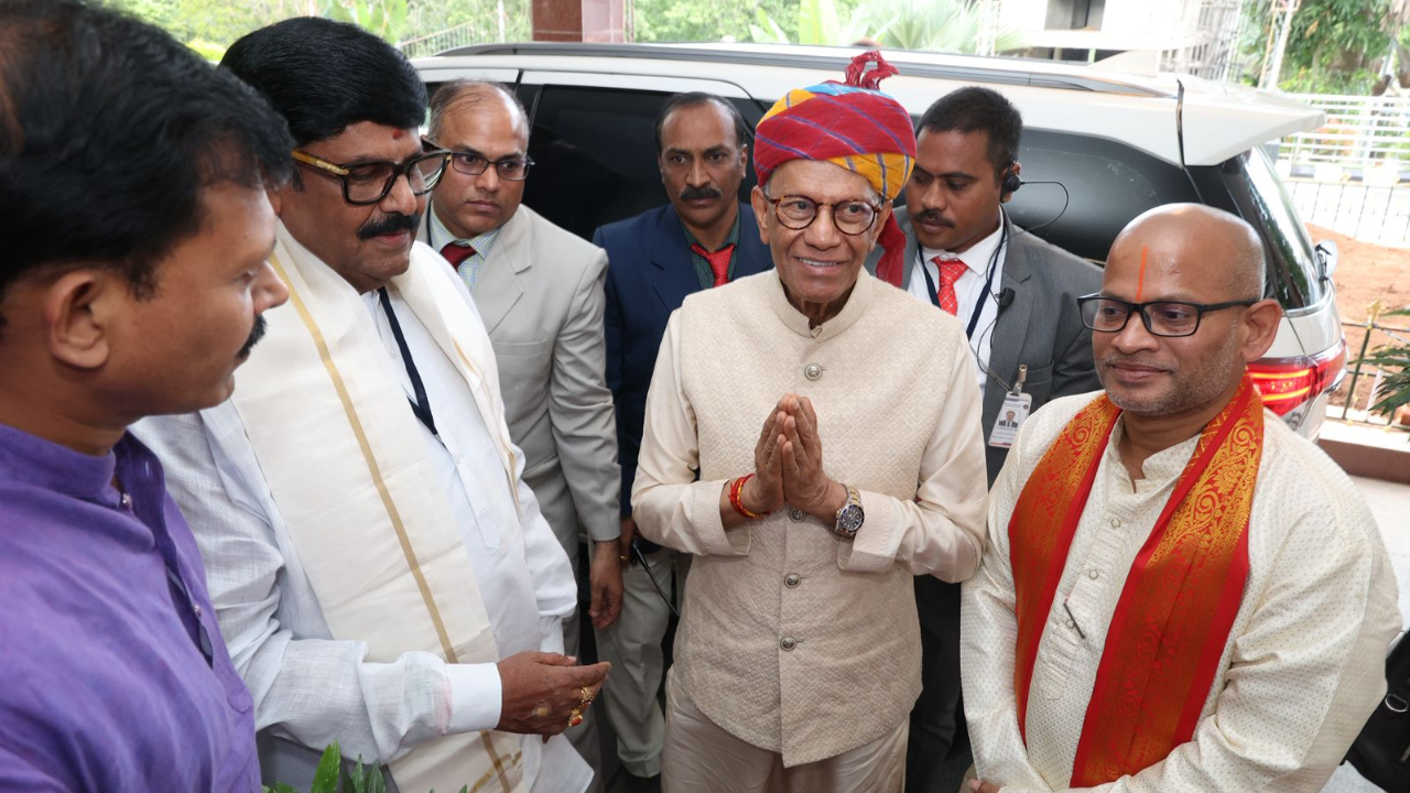 Navin Ramgoolam: తిరుమల శ్రీవారిని దర్శించుకున్న మారిషస్ ప్రధాని నవీన్ రాంగూలం..