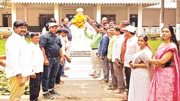 ‘మోక్షగుండం’ను ఆదర్శంగా  తీసుకోవాలి 