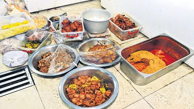 హోటల్‌ ఫుడ్‌లో రంగులు, రసాయనాలు