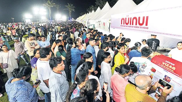 ఫుడ్‌ ఫెస్టివల్‌కు అనూహ్య స్పందన