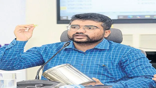 లాటరీ ద్వారా 11 బార్‌లు కేటాయింపు