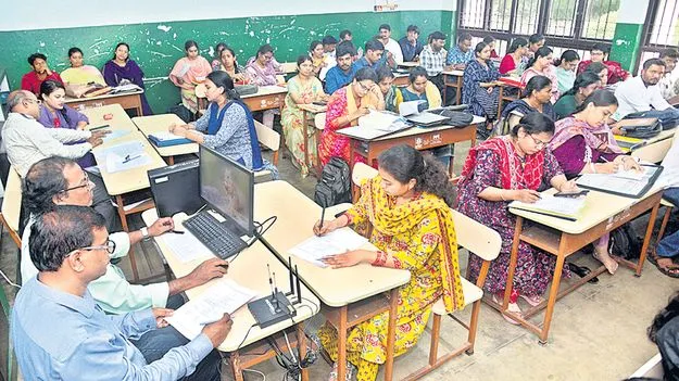 19న డీఎస్సీ అభ్యర్థులకు నియామక పత్రాలు