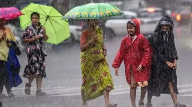 Rain Alert: బంగాళాఖాతంలో బలహీనపడిన అల్పపీడనం.. పలు జిల్లాలకు ఎల్లో అలర్ట్