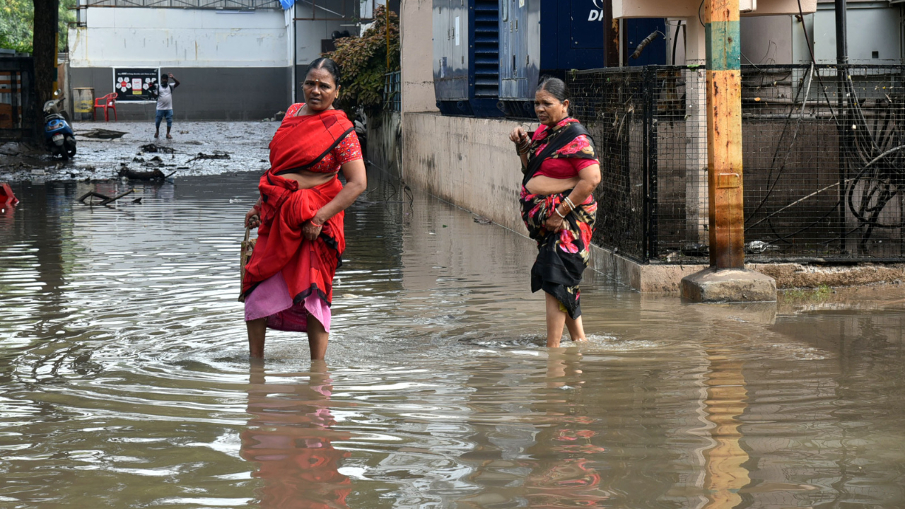 Hyderabad: భారీ వర్షానికి నగరం అల్లకల్లోలం