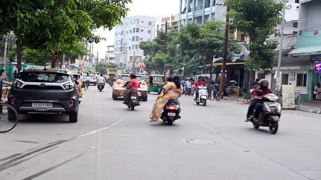 నగరంలో ట్రా‘ఫికర్‌’