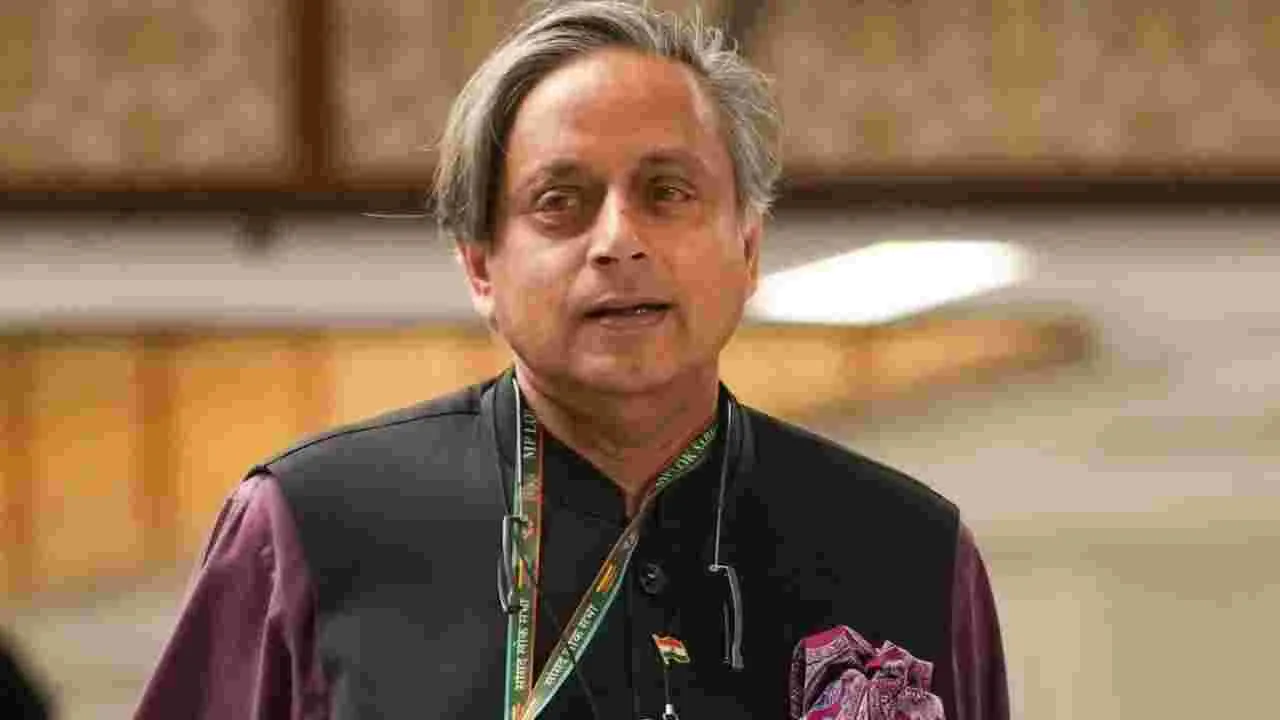 Shashi Tharoor-Trump Tariffs: ట్రంప్ సుంకాలతో తీవ్ర ప్రభావం.. ఉద్యోగాలు పోతున్నాయి: శశి థరూర్ 