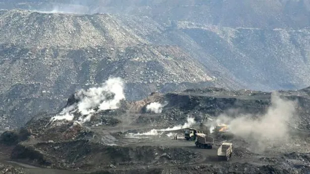 Singareni Mining Incident: సింగరేణి భూగర్భ గనిలో ప్రమాదం.. కార్మికులకు అస్వస్థత..