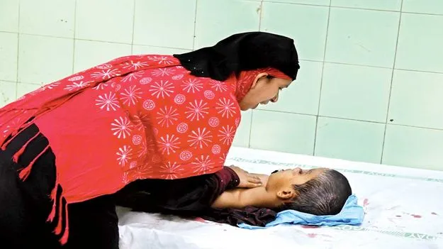 గోడ కూలి విద్యార్థి దుర్మరణం