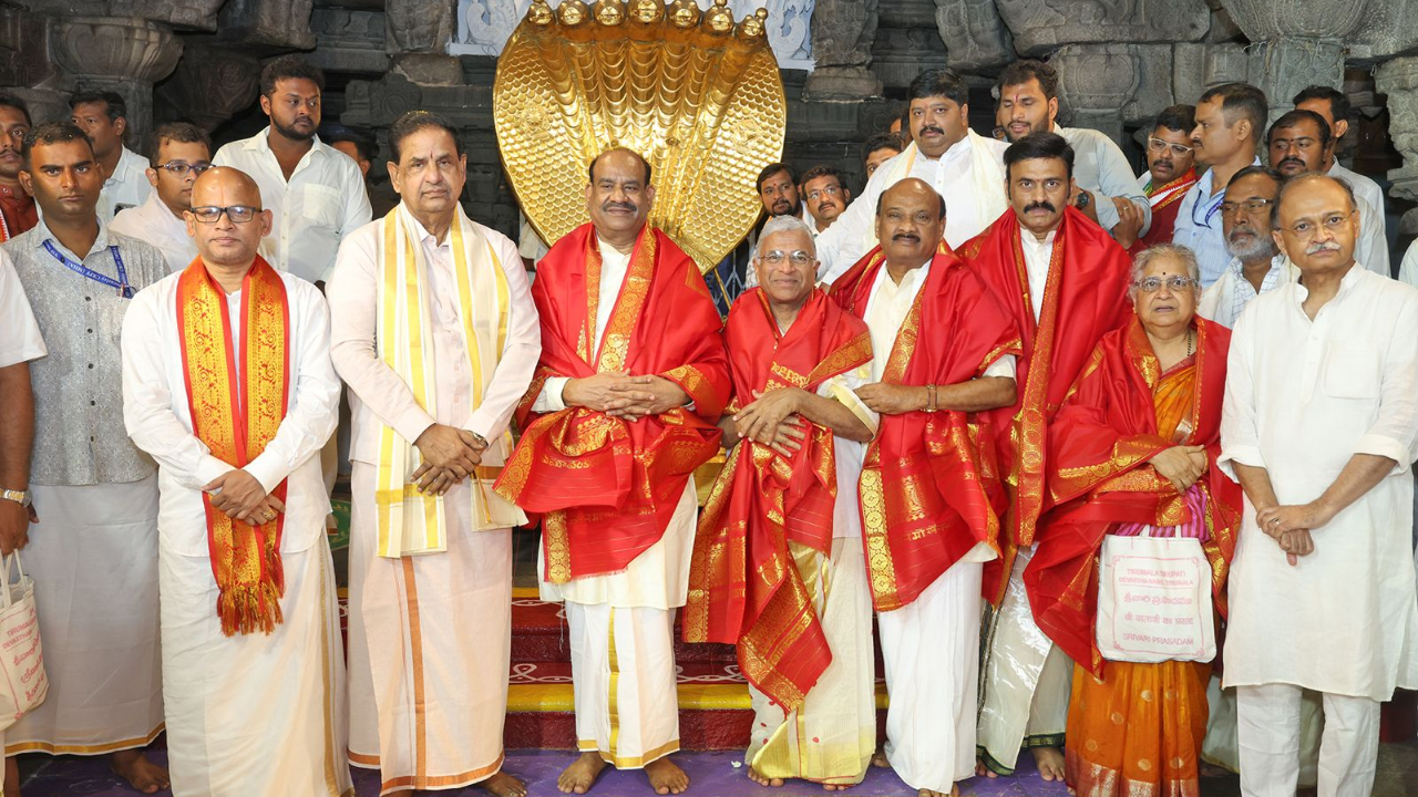 Tirumala: తిరుమల శ్రీవారిని దర్శించుకున్న ప్రముఖులు