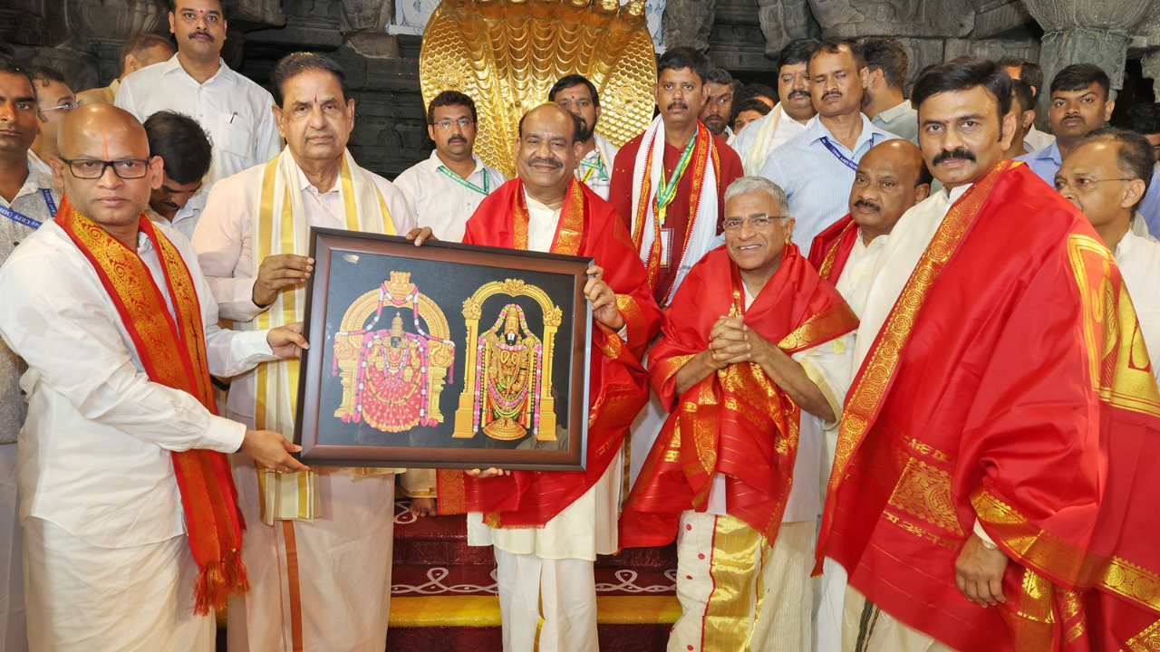 Tirumala: తిరుమల శ్రీవారిని దర్శించుకున్న ప్రముఖులు