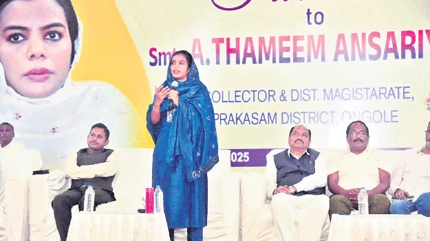 అందరి సహకారంతో జిల్లా అభివృద్ధికి కృషి