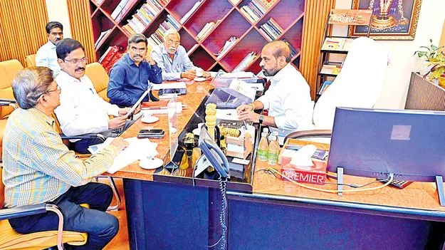 Village Casualties: ఒకే గ్రామంలో 23 మంది చనిపోతే ఏం చేస్తున్నారు