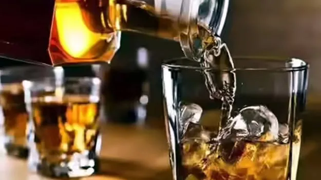 Bar License Crisis: ఎక్సైజ్‌పై బార్‌ ఒత్తిడి