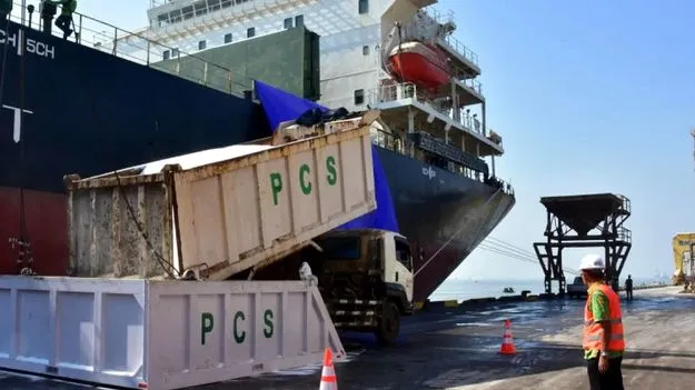 Kakinada Port: కాకినాడ పోర్టుకు 40 వేల టన్నుల యూరియా