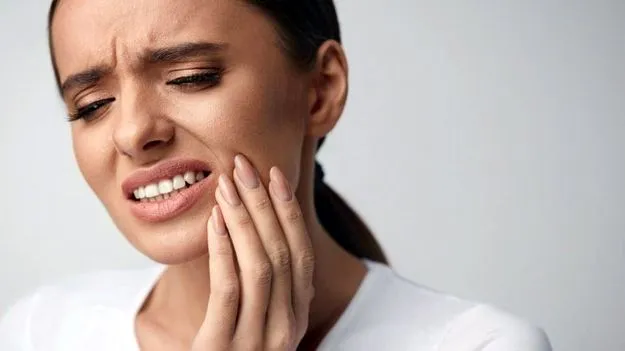 Kakinada: పంటి నొప్పి అని వెళ్తే ప్రాణమే పోయింది