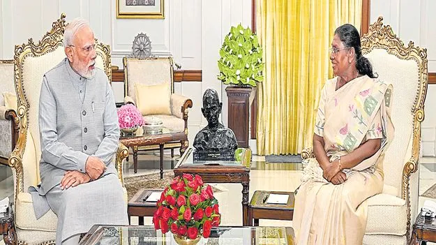 India Trade Agreements: రాష్ట్రపతి ముర్ముతో ప్రధాని మోదీ భేటీ  