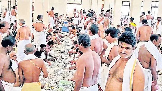 Demonetized Notes: స్వామీ.. ఇదేం భారం