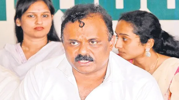 వైసీపీ నేతలవి చిల్లర రాజకీయాలు: అనగాని