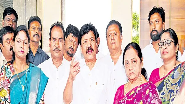 Minister Durgesh: ప్రతిపక్ష హోదా ఇస్తేనే వస్తాననడం సిగ్గుచేటు