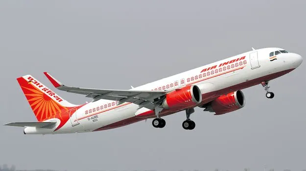 Visakhapatnam Airport: విశాఖలో ఎయిర్‌ ఇండియా విమానానికి తప్పిన ముప్పు