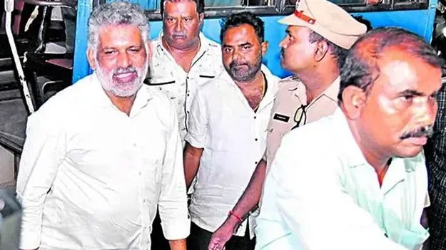 Chevireddy Bhaskar Reddy Land Scam: దోపిడీలో దోపిడీ