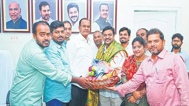 Minister Komatireddy: ప్రజల మన్ననలు పొందేలా పనిచేయాలి