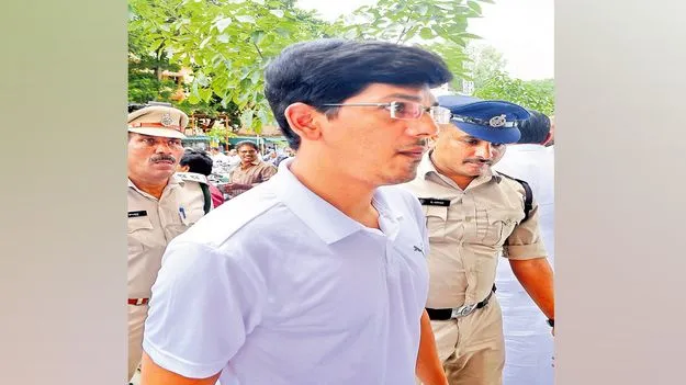 High Court: మద్యం కేసులో నిందితుడు పైలా దిలీప్‌కు హైకోర్టు నోటీసులు