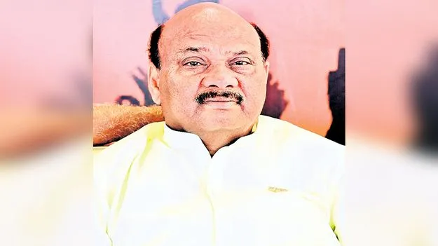 లోకేశ్‌ కృషి అభినందనీయం: అయ్యన్న