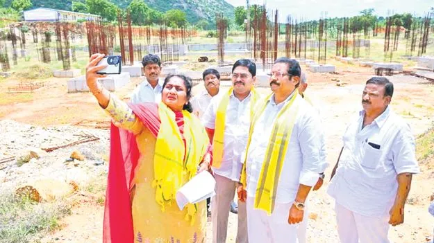 జగన్‌... దమ్ముంటే అసెంబ్లీకి రా: మంత్రి సవిత