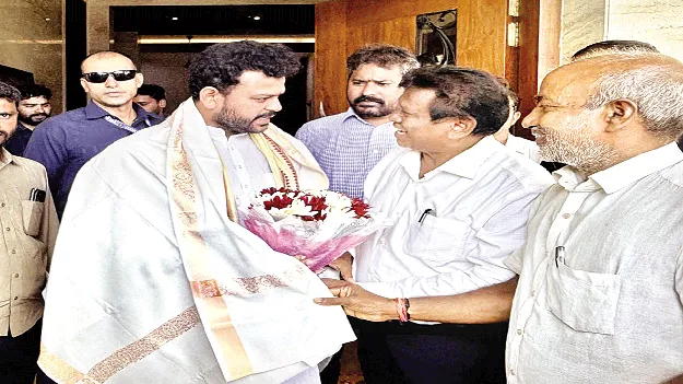 అంబేడ్కర్‌ వర్సిటీ అభివృద్ధికి సహకరించండి