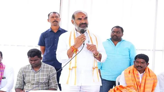 బాధితులను ప్రభుత్వం ఆదుకుంటుంది