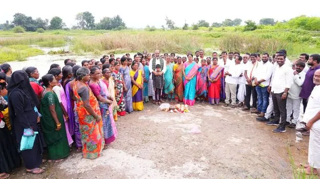 హామీలను నెరవేరుస్తూ ముందుకు..