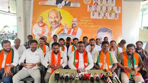 ఓట్ల రాజకీయంతోనే ‘విమోచన’ంగా జరపడం లేదు..